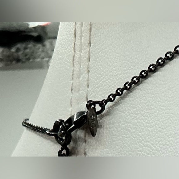 AVON SIGNED SAC GUNMETAL RED RHINESTONE V CHOKER NECKLACE DAINTY GOTH ROMANTIC - Picture 3 of 3